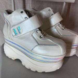 Dolls-kill Women's White and Cream Trainers